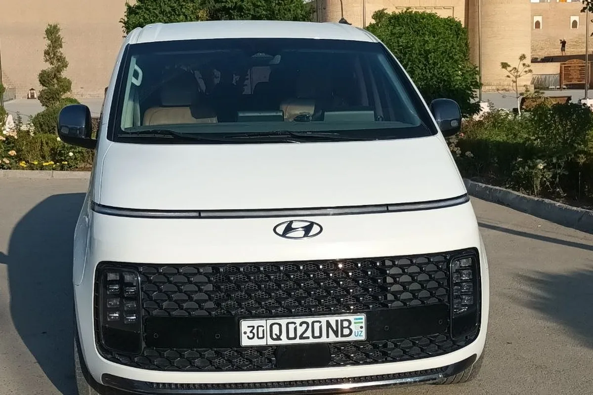 Hyundai Staria на 8 мест