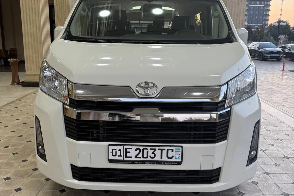 Toyota Hiace на 12 мест